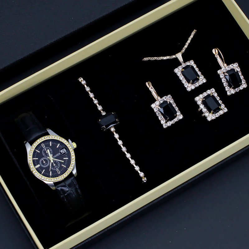 Women's Five-piece Square Jewelry Watch $45.50 Dana Fashion Color: Black Surface Black Belt Suit Women's Accessories Product information: Watch-buttom material: Stainless steel Crown type: Spiral crown Mirror material: ordinary glass mirror Dial diameter: