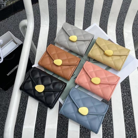 Women's Flip Rhombus Leather Short Wallet $24.86 Dana Fashion Color: Black Women's Bags Product information: Material: genuine leather Cortical features: sheepskin Wallet fold count: 20% off Material texture: Nylon Colors: black, blue, gray, pink, yellow