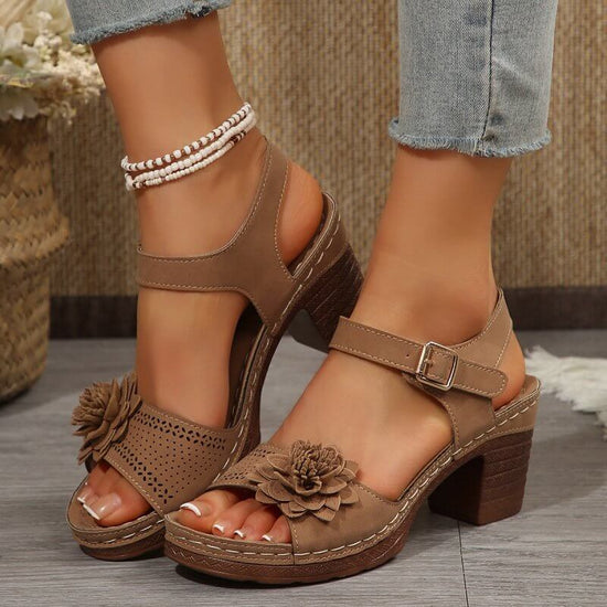 Women's Flowers Chunky Heel Sandals Summer Plus Size Platform Shoes $29.90 Dana Fashion Color: Dark Brown Size: 36 Women's shoes Product information: Lining material: PU Toe holder shape: round head Color: black, dark brown, dark blue, Milky White Shoe Up