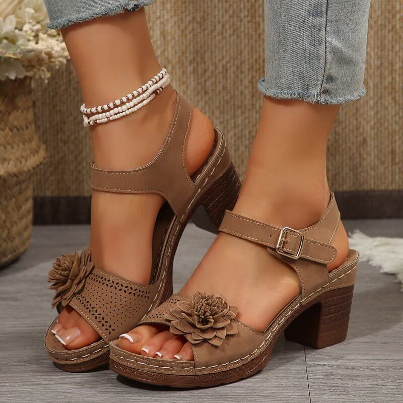 Women's Flowers Chunky Heel Sandals Summer Plus Size Platform Shoes $29.90 Dana Fashion Color: Dark Brown Size: 36 Women's shoes Product information: Lining material: PU Toe holder shape: round head Color: black, dark brown, dark blue, Milky White Shoe Up