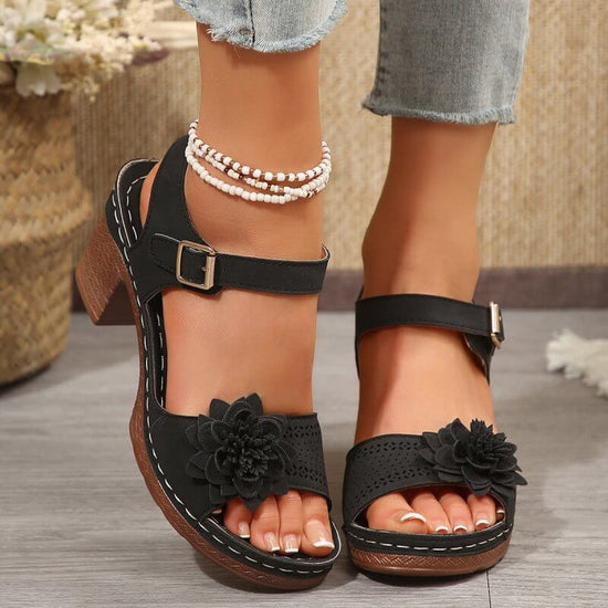 Women's Flowers Chunky Heel Sandals Summer Plus Size Platform Shoes $29.90 Dana Fashion Color: Beige Size: 36 Women's shoes Product information: Lining material: PU Toe holder shape: round head Color: black, dark brown, dark blue, Milky White Shoe Upper m