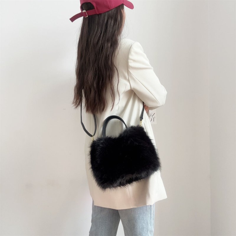 Women's Fox Fur-style Tote Bag $46.53 Dana Fashion Color: Apricot Size: 23X16X15cm Women's Bags Product information: Color: Camel, apricot, white, black Outer bag type: Three-dimensional pocket Hardness: medium and soft Material: Polyester Suitcase shape: