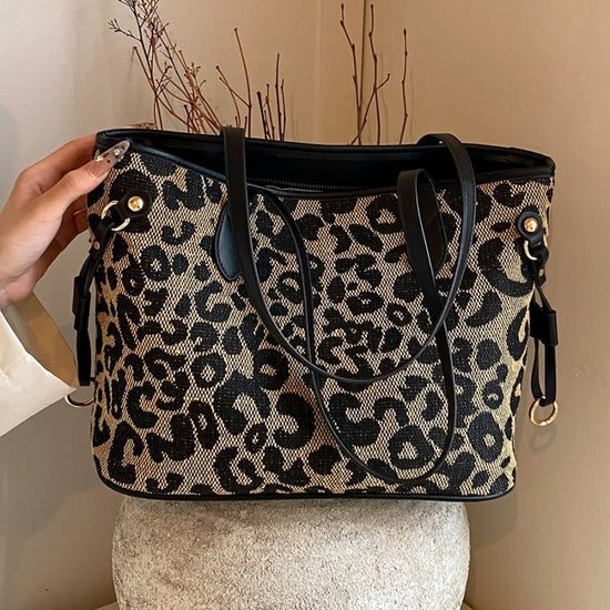 Women's High-grade Leopard Print Large Capacity Totes $35.50 Dana Fashion Color: Black Women's Bags Product information: Lining texture: Polyester Applicable scenarios: Daily matching Color: Black, Brown Outer bag type: None Hardness: medium and soft Mate