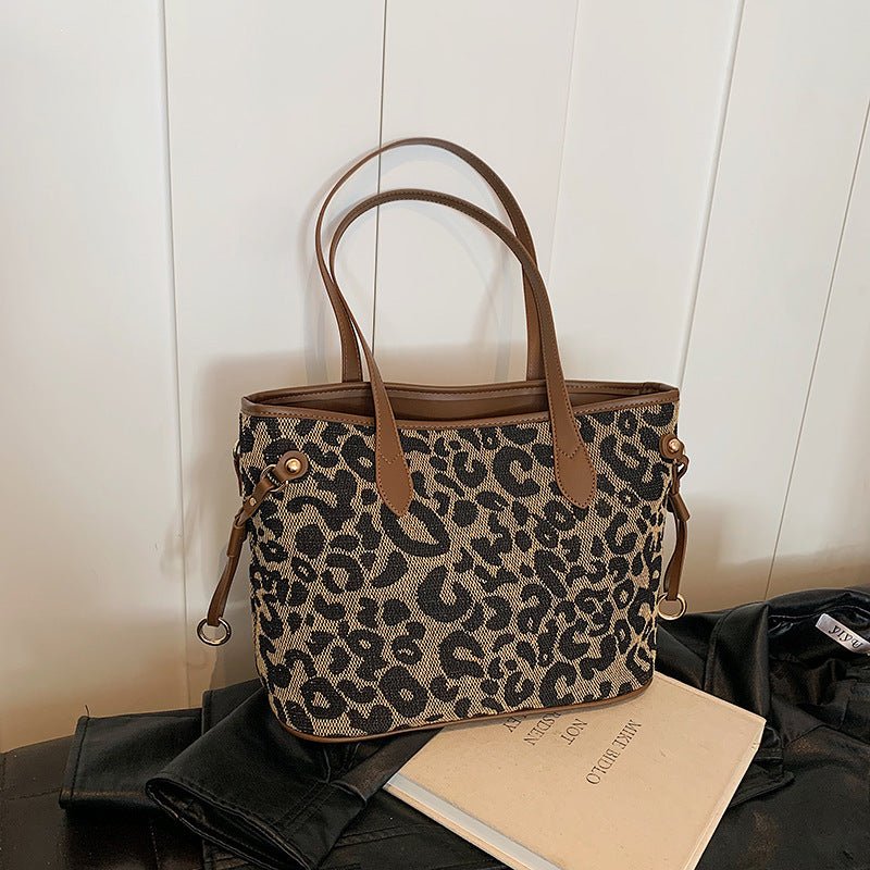 Women's High-grade Leopard Print Large Capacity Totes $35.50 Dana Fashion Color: Black Women's Bags Product information: Lining texture: Polyester Applicable scenarios: Daily matching Color: Black, Brown Outer bag type: None Hardness: medium and soft Mate