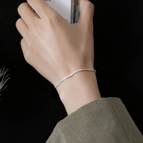 Women's Korean-style Exquisite Zircon Temperamental Bracelet $19.00 Dana Fashion Color: Silver Women's Accessories Product information: Treatment Process: Electroplating Color: gold, silver Applicable population: Female Style: Women's Material: Metal Shap