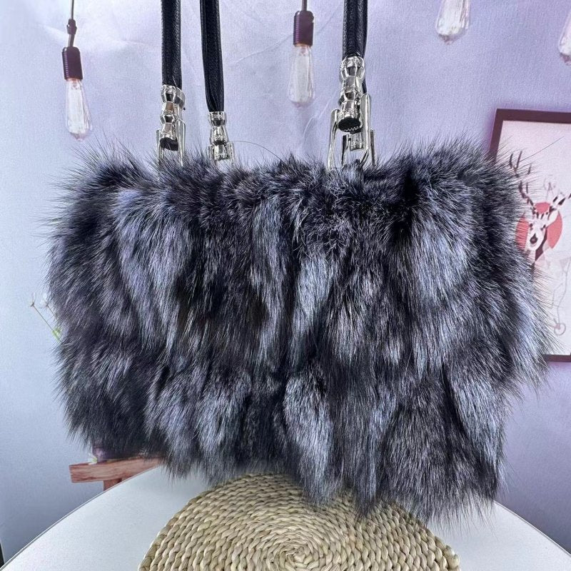 Women's Korean-style One-shoulder Crossbody Fox Fur Bag $149.50 Dana Fashion Color: Blue Fox Primary Color Women's Bags Product information: Applicable scenario: leisure travel Color: Silver Fox primary color, blue Fox primary color Hardness: medium and s