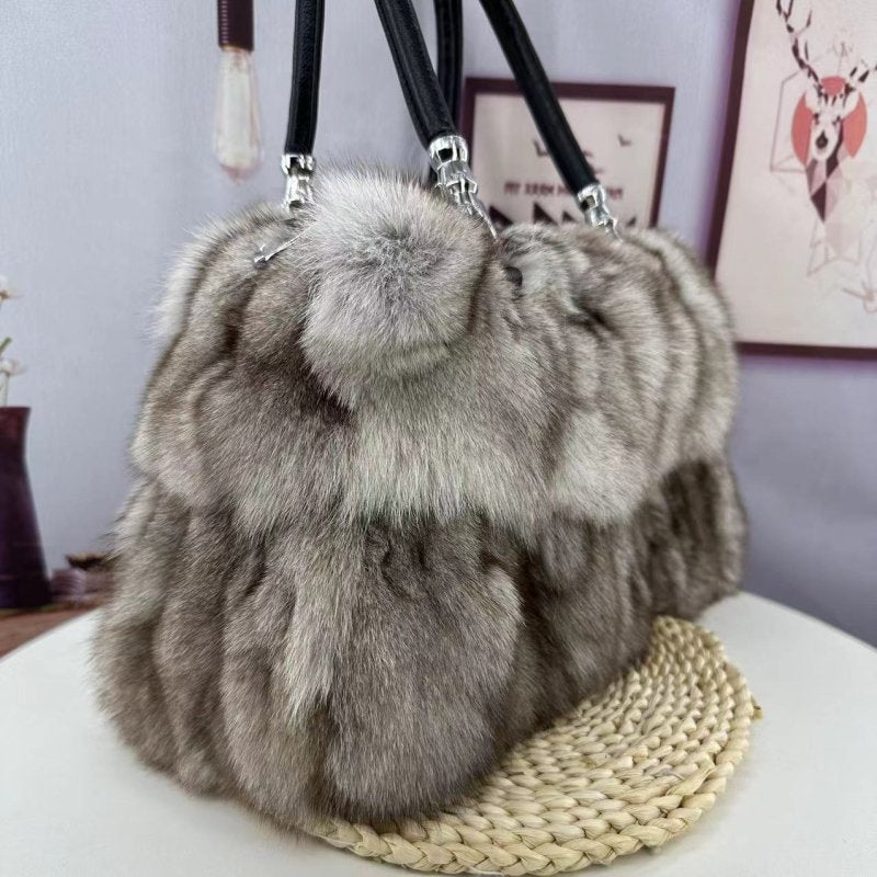 Women's Korean-style One-shoulder Crossbody Fox Fur Bag $149.50 Dana Fashion Color: Blue Fox Primary Color Women's Bags Product information: Applicable scenario: leisure travel Color: Silver Fox primary color, blue Fox primary color Hardness: medium and s