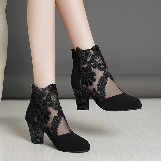 Women's Lace Mesh Chunky Heel Sandals $42.54 Dana Fashion Color: Black Size: 35 Women's shoes Product information: Lining material: unlined Toe bracket shape: Tip Color: black, white Shoe Upper material: Mesh Size: 35, 36, 37, 38, 39, 40, 41, 42, 43 Weari
