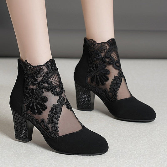 Women's Lace Mesh Chunky Heel Sandals $42.54 Dana Fashion Color: Black Size: 35 Women's shoes Product information: Lining material: unlined Toe bracket shape: Tip Color: black, white Shoe Upper material: Mesh Size: 35, 36, 37, 38, 39, 40, 41, 42, 43 Weari