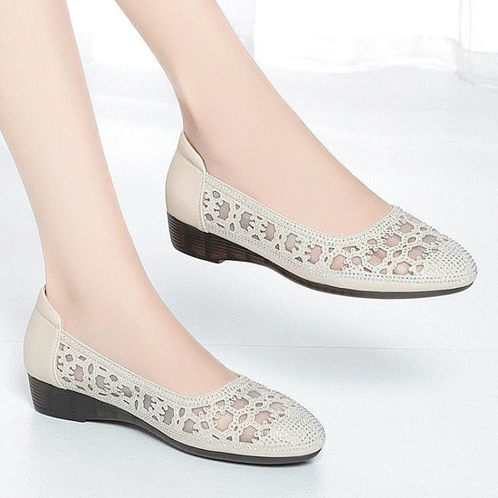 Women's Leather Shoes Low Heel Perforated Breathable Sandals $69.50 Dana Fashion Color: Beige Gray Size: 35 Women's shoes Product information: Color: black, beige, beige gray Heel height: low heel (1-3CM) Size: 35, 36, 37, 38, 39, 40, 41, 42, 43 Sole mate