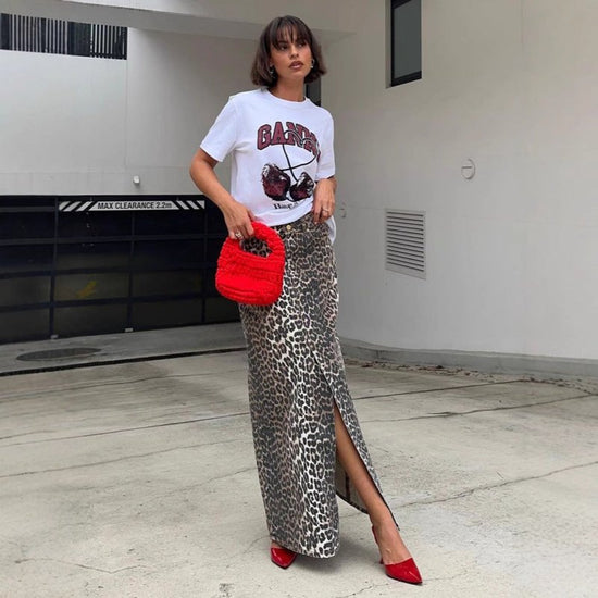 Women's Leopard Print Straight Ankle-length Skirt $59.00 Dana Fashion Color: Leopard Print Size: L Women's clothing Product information: Category: skirt Color: Leopard print Main fabric composition: Cotton Size: S,M,L Style: sexy style Note: 1. Asian size
