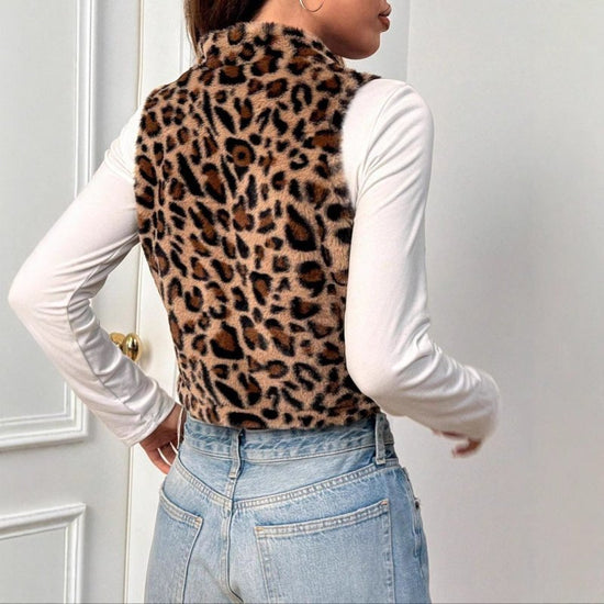Women's Leopard Vest Fashion Cool Top $23.99 Dana Fashion Color: Leopard Print Size: L Women's clothing Product information: Fabric name: Polyester Color: Leopard print Size: S,M,L,XL,XXL Applicable Gender: Female Style: Elegant style Note: 1. Asian sizes