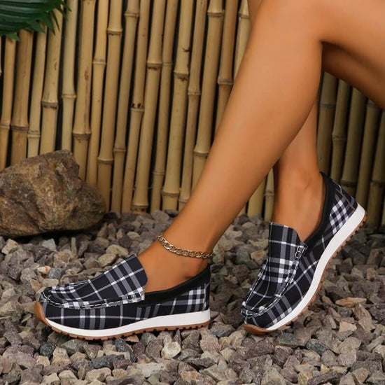Women's Low-top European And American Slip-on Casual Shoes $34.90 Dana Fashion Color: Black Size: 35 Women's shoes Product information: Pattern: Plaid Lining material: imitation leather Color: Black Upper height: low top Heel height: flat heel Heel shape: