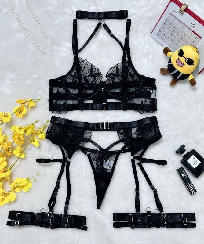 Women's Mesh Stitching Underwear And Underwear Four-piece Set $69.50 Dana Fashion Color: Black Size: L Women's clothing Product information: Fabric name: Mesh Color: Black Main fabric composition: Polyester Fiber (polyester) Size: S,M,L,XL Style: Grid Not