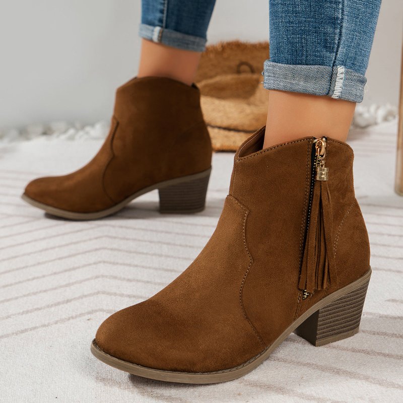 Women's Metal Zip Tassel Low-top Women's Boots $72.72 Dana Fashion Color: Light Brown Size: 36 Women's shoes Product information: Lining material: Cotton Color: light brown Heel shape: short heel Size: 36, 37, 38, 39, 40, 41, 42 Sole material: TPR Popular