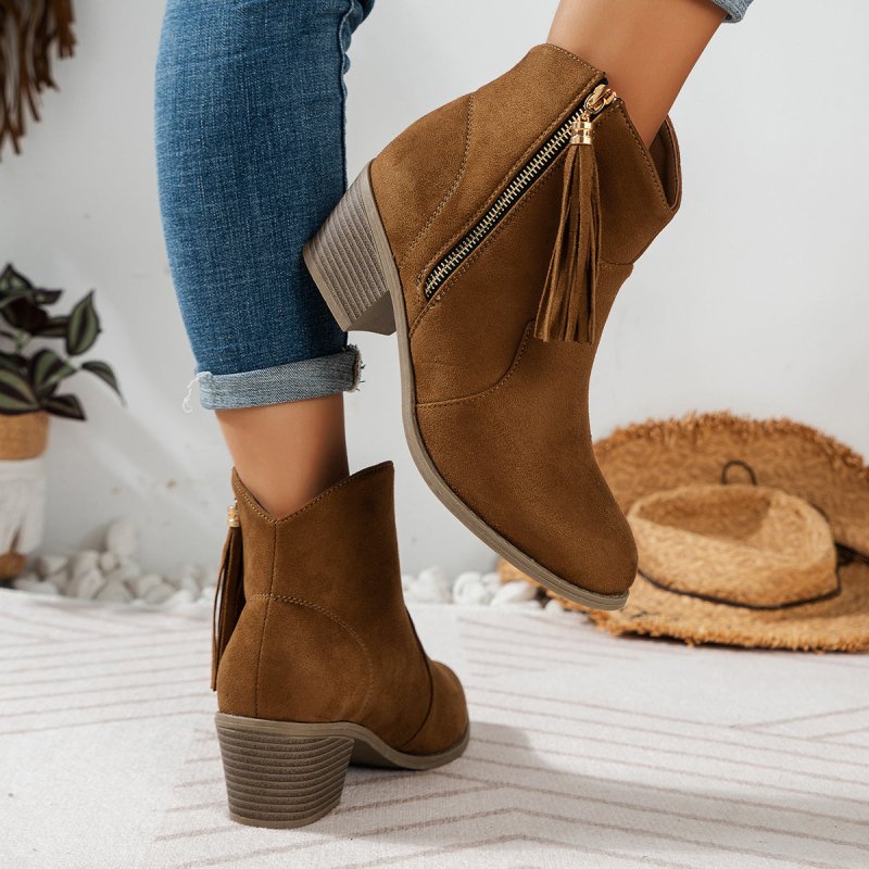 Women's Metal Zip Tassel Low-top Women's Boots $72.72 Dana Fashion Color: Light Brown Size: 36 Women's shoes Product information: Lining material: Cotton Color: light brown Heel shape: short heel Size: 36, 37, 38, 39, 40, 41, 42 Sole material: TPR Popular