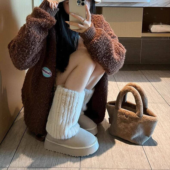 Women's Net Red Super Hot Thick Bottom And Warm Keeping Velvet Pants $39.50 Dana Fashion Color: Beige Size: 35 Women's shoes Product information: Pattern: solid color Lining material: artificial plush Color: brown, beige Heel height: mid heel (3-5CM) Leng