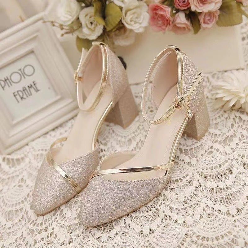 Women's New Fashion Sandals With Buckle $39.50 Dana Fashion Color: Black Size: 35 Women's shoes Product information: Scaffold shape: round head Color: black, silver, gold Shoe top material: PU Size: 35.36, 37.38, 39.40, 41.42 Style: Korean style Heel heig
