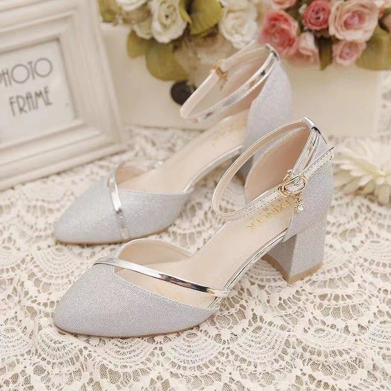 Women's New Fashion Sandals With Buckle $39.50 Dana Fashion Color: Silver Size: 35 Women's shoes Product information: Scaffold shape: round head Color: black, silver, gold Shoe top material: PU Size: 35.36, 37.38, 39.40, 41.42 Style: Korean style Heel hei