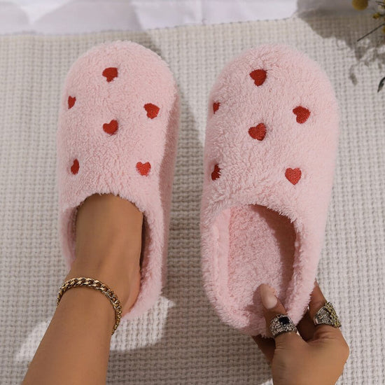 Women's Non-slip Thick-soled Heart Toe Cap Fluffy Slippers $24.90 Dana Fashion Color: Pink Size: 36to37 Women's shoes Product information: Color: white, pink, black, khaki Shoe Upper material: Plush Size: 36-37 (smaller size),38-39 (smaller size),40-41 (s