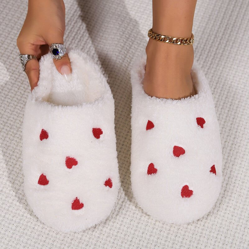Women's Non-slip Thick-soled Heart Toe Cap Fluffy Slippers $24.90 Dana Fashion Color: White Size: 36to37 Women's shoes Product information: Color: white, pink, black, khaki Shoe Upper material: Plush Size: 36-37 (smaller size),38-39 (smaller size),40-41 (