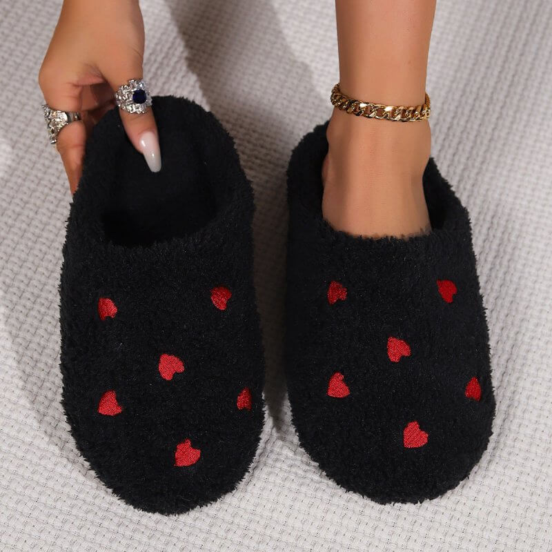 Women's Non-slip Thick-soled Heart Toe Cap Fluffy Slippers $24.90 Dana Fashion Color: Black Size: 36to37 Women's shoes Product information: Color: white, pink, black, khaki Shoe Upper material: Plush Size: 36-37 (smaller size),38-39 (smaller size),40-41 (