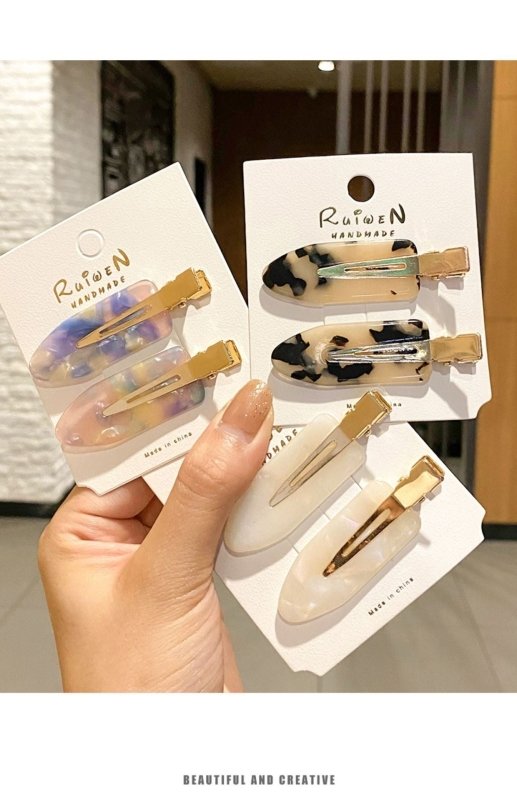 Women's Paper Bangs Broken Hair Acetate Seamless Barrettes $11.33 Dana Fashion Color: Mermaid 4 Pieces Women's Accessories Product information: Processing Technology: manual Applicable population: Female Material: acetic acid Style: fashion OL Packing lis