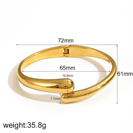Women's Pearl Titanium Steel Bracelet $27.00 Dana Fashion Color: TB7158 Women's Accessories Product information: Treatment Process: Electroplating Color: TB7059,TB7059-CZ,TB7059-MX,TB7059-PE,TB7158 Material: Stainless steel Popular elements: round, ring P