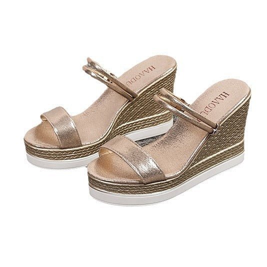 Women's Platform Wedge Sandals Pu Sole $46.05 Dana Fashion Color: Gold Size: 35 Women's shoes Product information: Lining material: PU Toe holder shape: round head Color: gold, silver Shoe Upper material: pu Size: 35,36,37,38,39,40,41,42 Wearing method: S