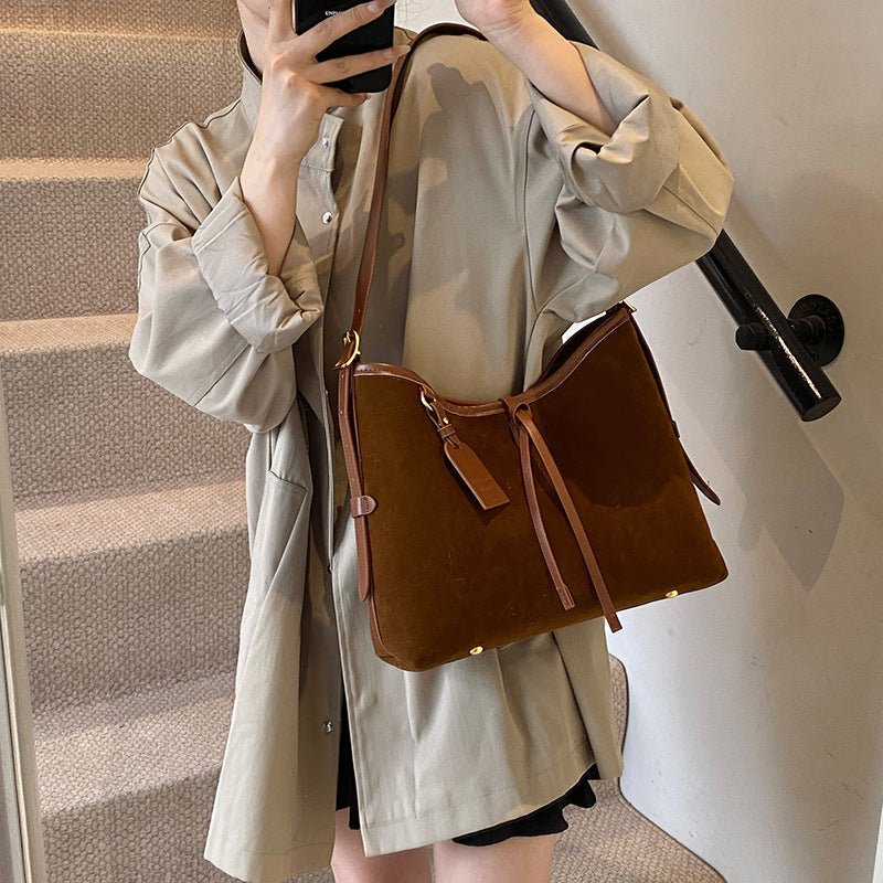 Women's Popular Leopard Print Large Capacity Shoulder Messenger Bag $34.80 Dana Fashion Color: Coffee Women's Bags Product information: Lining texture: Polyester Applicable scenarios: Daily matching Color: black, brown, brown, leopard print black, leopard