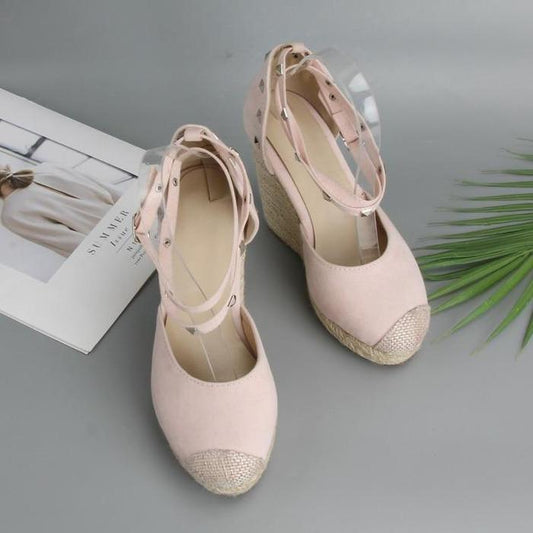 Womens Pumps Shoes Espadrilles Wedges Platform Ankle Buckle Rivet $50.00 Dana Fashion Color: Black Size: 34 Women's shoes Product information： Popular elements ： Rivet, light mouth, slope heel, color matching, metal, waterproof platform function ： Heighte