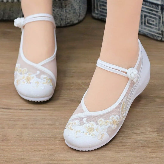Women's Retro Soft Soled Mesh Breathable Sandals $60.90 Dana Fashion Color: White Jade Brocade MeSH Size: 34 Women's shoes Product information: Pattern: plants and flowers Lining material: Mesh Color: white sky fragrance (mesh) smaller size, Green Sky fra