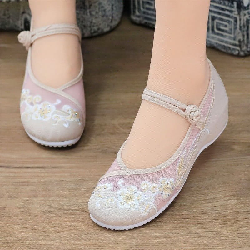 Women's Retro Soft Soled Mesh Breathable Sandals $60.90 Dana Fashion Color: Beige Jade Brocade MeSH Size: 34 Women's shoes Product information: Pattern: plants and flowers Lining material: Mesh Color: white sky fragrance (mesh) smaller size, Green Sky fra