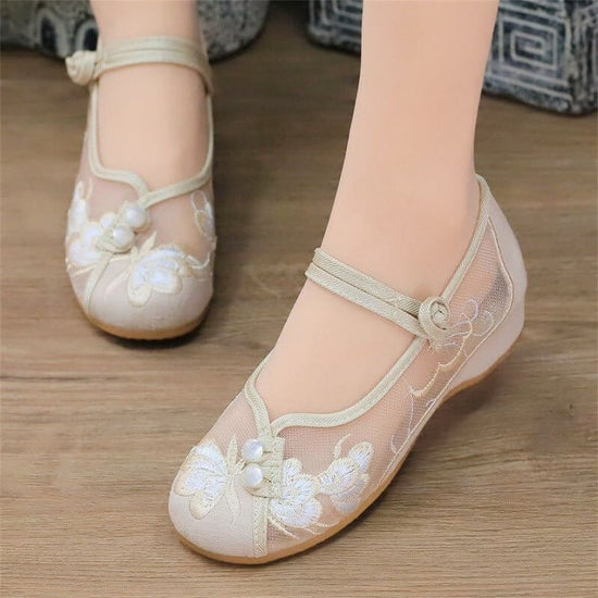 Women's Retro Soft Soled Mesh Breathable Sandals $60.90 Dana Fashion Color: Beige Jade Brocade MeSH Size: 34 Women's shoes Product information: Pattern: plants and flowers Lining material: Mesh Color: white sky fragrance (mesh) smaller size, Green Sky fra