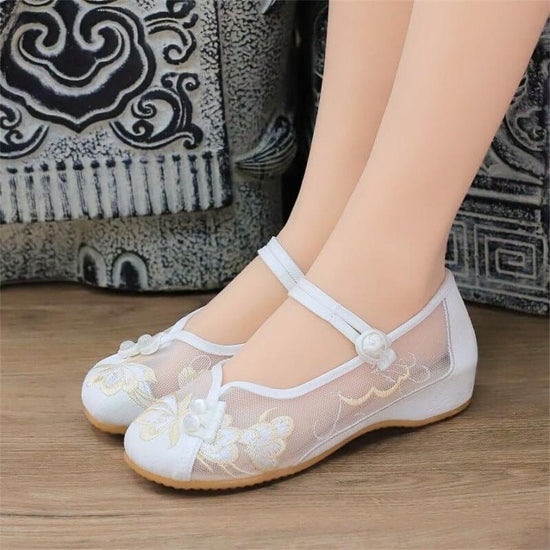 Women's Retro Soft Soled Mesh Breathable Sandals $60.90 Dana Fashion Color: Beige Jade Brocade MeSH Size: 34 Women's shoes Product information: Pattern: plants and flowers Lining material: Mesh Color: white sky fragrance (mesh) smaller size, Green Sky fra