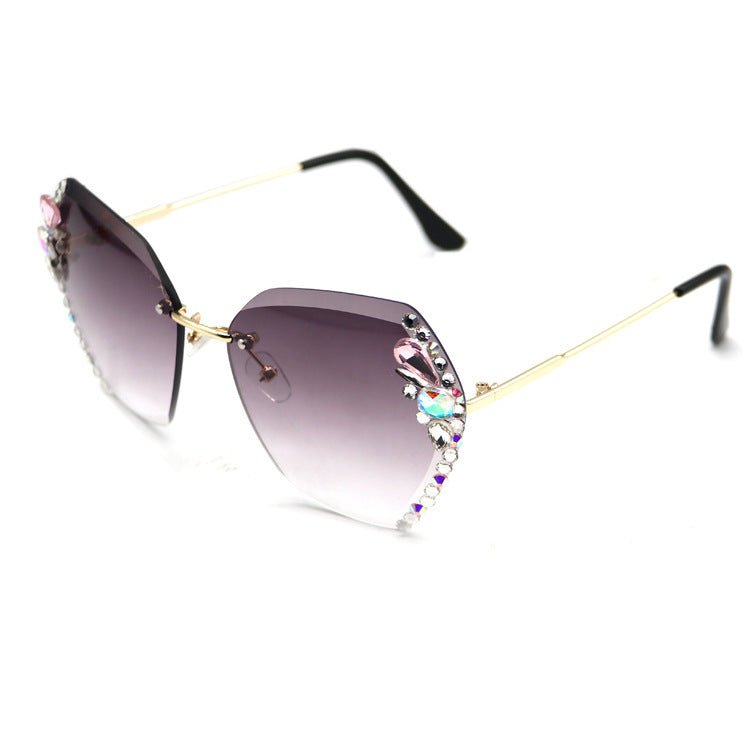 Women's Rhinestone Frameless Sunglasses $30.27 Dana Fashion style: A Women's Bags Product information Brand: LIANGDAN Goods number: 6929 Specification: Adult Glasses structure: frame Whether to polarize: No Lens material: PC Style: exquisite Frame materia