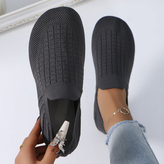 Women's Round Head Solid Color Casual Flat Plus Size Slip-on Soft Bottom Pumps $26.29 Dana Fashion Color: Apricot Size: 36 Women's shoes Product information: Lining material: cloth Applicable sports: Universal Color: Black, apricot, Brown, sky blue, dark