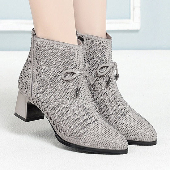 Women's Shoes Chunky Heel Mesh Boots Hollow Rhinestone High Heels $69.99 Dana Fashion Color: Black Size: 34 Women's shoes Product information: Pattern: solid color Lining material: Leather Color: black, gray Heel height: mid heel (3-5CM) Length of socks: