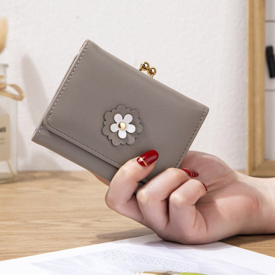 Women's Short Casual Simple Mini Student Cute Animal Kitten Wallet $17.57 Dana Fashion Color: Light Gray Women's Bags Product information: Pattern: solid color Lining texture: Nylon Color: red, light gray, blue, black, light pink, dark pink, light purple