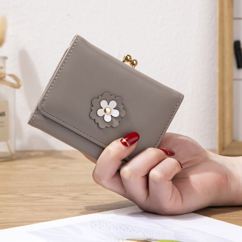Women's Short Casual Simple Mini Student Cute Animal Kitten Wallet $17.57 Dana Fashion Color: Light Gray Women's Bags Product information: Pattern: solid color Lining texture: Nylon Color: red, light gray, blue, black, light pink, dark pink, light purple