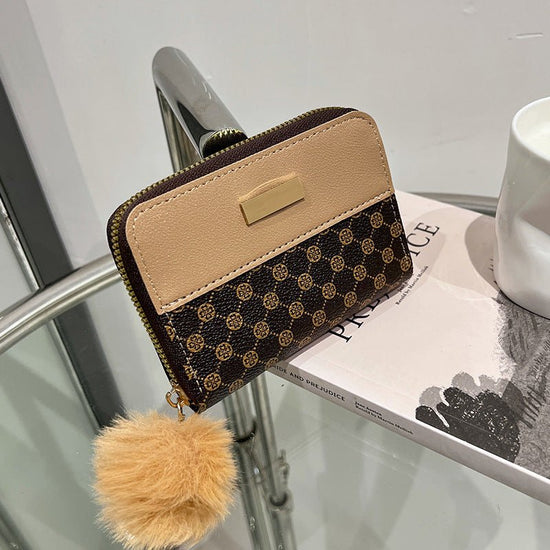 Women's Short Printing Color Contrast Korean Style Bag Wallet $13.38 Dana Fashion Color: Coffee Women's Bags Product information: Pattern: Letters Lining texture: no lining Color: white, black, pink, brown Processing Method: Printing Material: PU leather