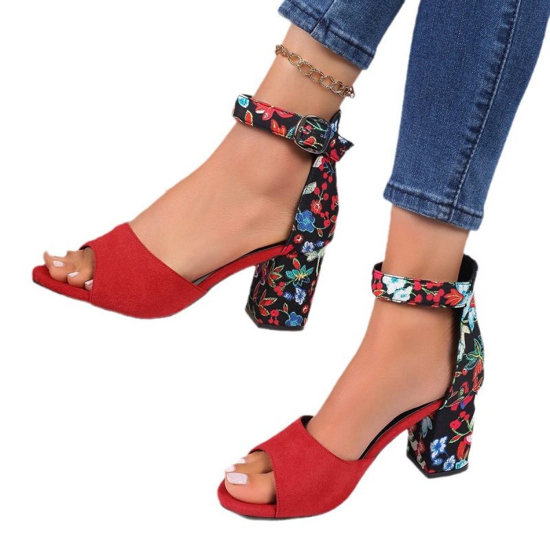Women's Simple And Fashionable Printed Fish Mouth Sandals $44.69 Dana Fashion Color: Black Size: 36 Women's shoes Product information: Lining material: Mesh Toe bracket shape: Fish Mouth Color: black, red, green, blue Shoe Upper material: Suede Size: 36,