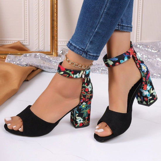 Women's Simple And Fashionable Printed Fish Mouth Sandals $44.69 Dana Fashion Color: Black Size: 36 Women's shoes Product information: Lining material: Mesh Toe bracket shape: Fish Mouth Color: black, red, green, blue Shoe Upper material: Suede Size: 36,