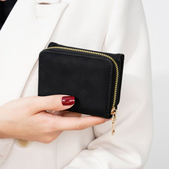Women's Simple Fashion Personality Frosted Wallet $17.01 Dana Fashion Color: Black Women's Bags Product information: Pattern: solid color Color: yellow brown, gray, black, khaki, pink, light pink, white, blue, brown Material: PU leather Style: Urban Simpl