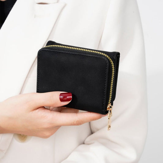 Women's Simple Fashion Personality Frosted Wallet $17.01 Dana Fashion Color: Black Women's Bags Product information: Pattern: solid color Color: yellow brown, gray, black, khaki, pink, light pink, white, blue, brown Material: PU leather Style: Urban Simpl