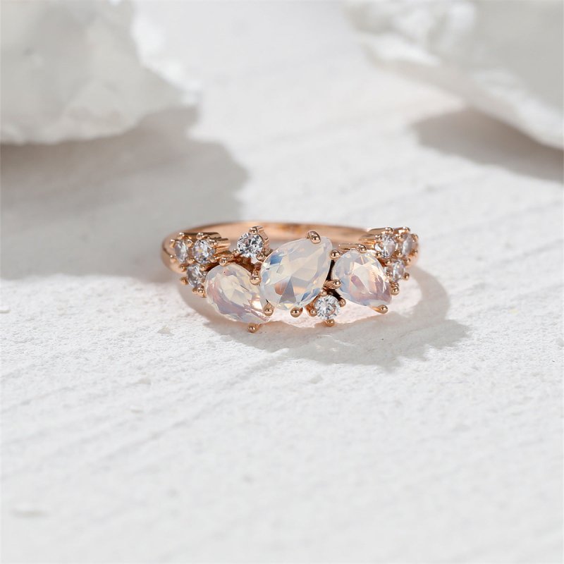 Women's Simple Rhinestone Water Drop Shape Ring $15.32 Dana Fashion Color: Gold White Diamond Size: No 10 Women's Accessories Product information: Type: Ring Treatment Process: Diamond Color: gold white diamond, rose gold white diamond, White Gold White D