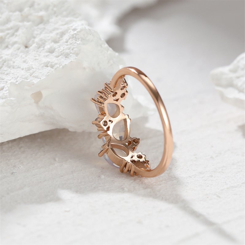 Women's Simple Rhinestone Water Drop Shape Ring $15.32 Dana Fashion Color: Gold White Diamond Size: No 10 Women's Accessories Product information: Type: Ring Treatment Process: Diamond Color: gold white diamond, rose gold white diamond, White Gold White D