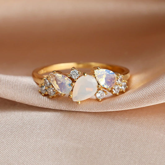 Women's Simple Rhinestone Water Drop Shape Ring $15.32 Dana Fashion Color: Gold White Diamond Size: No 10 Women's Accessories Product information: Type: Ring Treatment Process: Diamond Color: gold white diamond, rose gold white diamond, White Gold White D