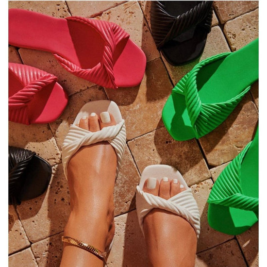 Women's Solid Color Home Slippers $42.50 Dana Fashion Color: Black Size: 36 Women's shoes Product information: Color: black, green, orange, white Size: 36, 37, 38, 39, 40, 41, 42 Sole material: rubber Shoe Upper material: artificial pu Function: breathabl