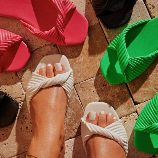 Women's Solid Color Home Slippers $42.50 Dana Fashion Color: Black Size: 36 Women's shoes Product information: Color: black, green, orange, white Size: 36, 37, 38, 39, 40, 41, 42 Sole material: rubber Shoe Upper material: artificial pu Function: breathabl